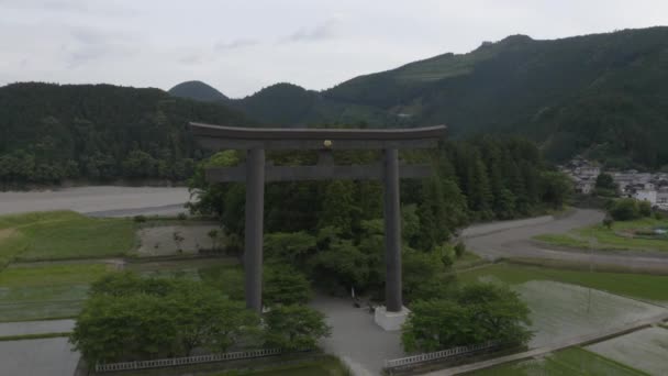 Drone Tiro Oyunohara Maior Tori Portão Japão Hongu Taisha Kumano — Vídeo de Stock