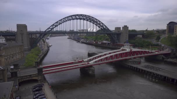 Newcastle Tyne Histórica Ponte Swing Épica Ponte Tyne Uma Noite — Vídeo de Stock