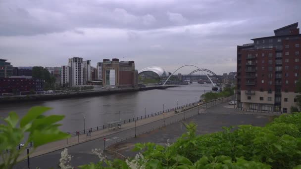 Vista Nocturna Nublada Newcastle Tyne Desde Una Zona Elevada Que — Vídeos de Stock