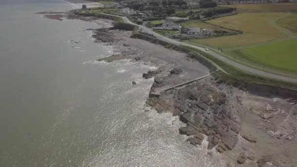 Luftaufnahme Des High Rock Badepunktes Der Nähe Des Irischen Dorfes — Stockvideo