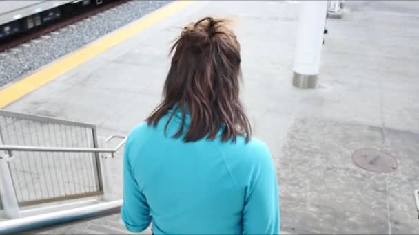 Tracking Shot Woman Steps Denver Union Station Train She Looks — Stock Video