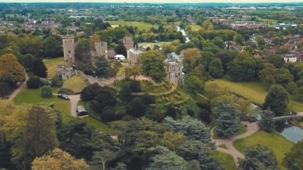 Vuelo Aéreo Sobre Castillo Warwick Inglaterra Construido Originalmente Por Guillermo — Vídeo de stock