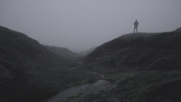 Silhouette Abandoned Icelandic Canyon Foggy Moody Dramatic Landscape Slowmo Regulari — Stock Video