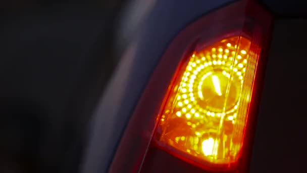 Luz Perigo Carro Traseiro Noite Acidente Más Condições — Vídeo de Stock