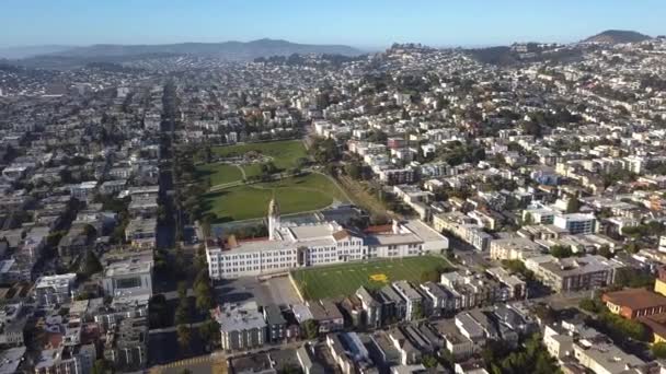 San Francisco Mahallesi Ndeki Mission Park Doğru Dolly Hava Yolları — Stok video