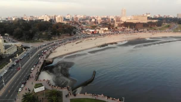 Słoneczny Widok Lotu Ptaka Lodowisko Ludźmi Znajdującymi Się Montevideo Uruguay — Wideo stockowe