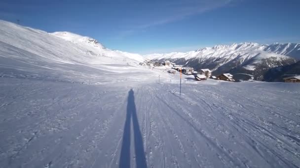 Ego View Pov Skifahrer Fahren Vor Traumhafter Bergkulisse Den Schweizer — Stockvideo