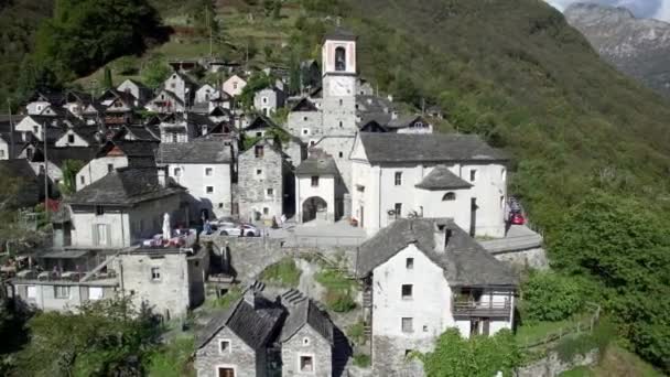 Vue Aérienne Clocher Église Dans Village Médiéval Corippo Dans Les — Video