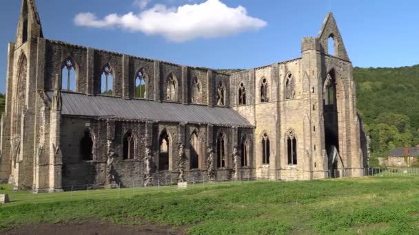 Tintern Abbey Monmouthshire Wales Ruinerna Cisterciaklostret Sakta Ner — Stockvideo