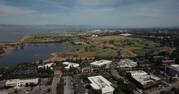 Αεροσκάφη Άποψη Μάτι Της Ακτής Λίμνη Google Πανεπιστημιούπολη Αμφιθεατρικό Πάρκο — Αρχείο Βίντεο
