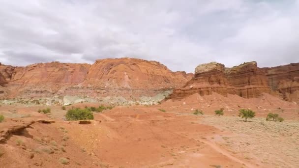 Capitol Reef National Park Characterized Sandstone Formations Canyons Carved Cliff — Stock Video
