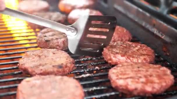 Deschidere Capac Grătar Spatula Flipping Carne Alternativă Dincolo Carne Burger — Videoclip de stoc