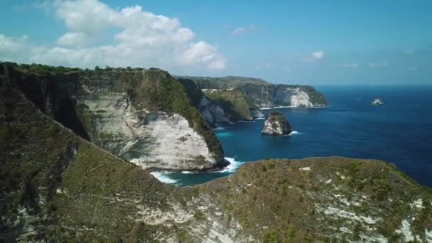 Beautiful Drone Shot Cliffs Right Kelingking Beach Island Nusa Penida — Stock Video