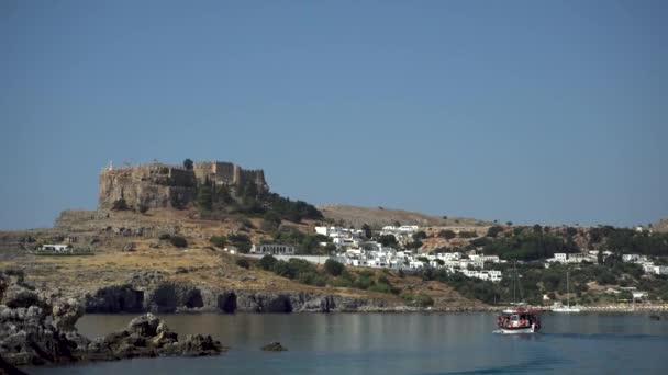 Acropolis Lindos Lovely White Old Town Houses Close Mediterranean Sea — Stock Video