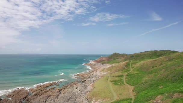 Kuzey Devon Bir Yaz Günü Kıyı Burnu Nun Hava Üstgeçidi — Stok video