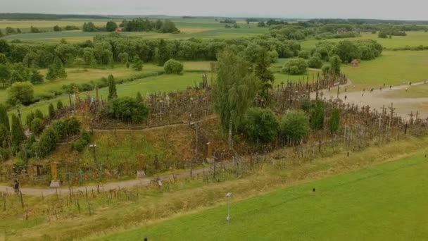 Flygfoto Över Hill Crosses Kultplatsen För Katoliker Litauen — Stockvideo