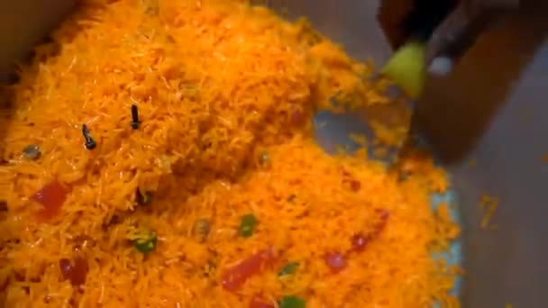 Serving Yellow Zarda Jorda Rice Ζάρδα Συνταγή Γλυκό Πιάτο Testy — Αρχείο Βίντεο