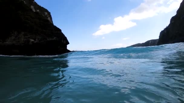 Extreme Slow Motion Shot Being Barrel Large Wave Kelingking Beach — Stock Video