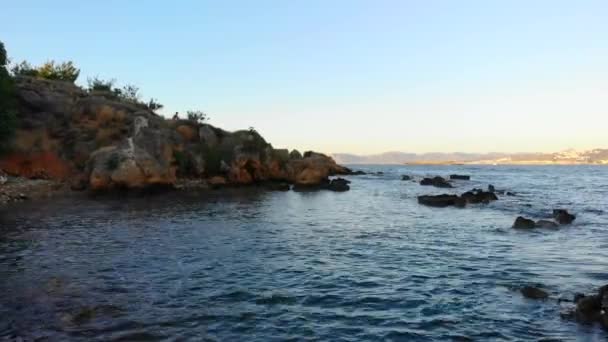 크레타섬의 바다에 — 비디오