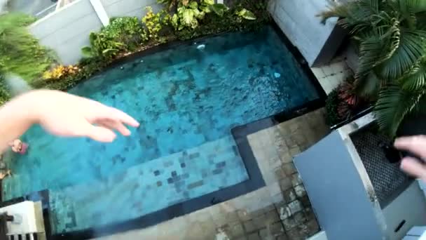 Slow Motion Pov Shot Man Jumping Roof His House Swimming — Stock Video