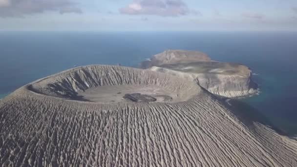 Letecký Pohled Ostrov Socorro Kamera Pohybuje Přímo Nad Sopečným Ostrovem — Stock video