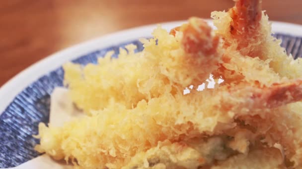 Cucina Giapponese Gambero Fritto Fette Tonno Fritte Sul Piatto Vista — Video Stock