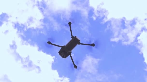 Tiro Drone Câmera Lenta Baixo Dele — Vídeo de Stock