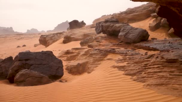 Sandwinden Auf Felsen Algerien — Stockvideo