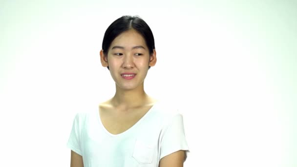 Joven Asiático 20S Mujer Negro Envuelto Pelo Sin Maquillaje Cosmético — Vídeos de Stock