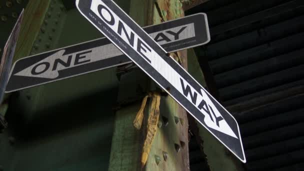 One Way Sign Brooklyn New York City 60P Dagtid Motorväg — Stockvideo