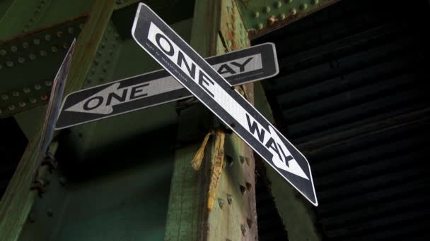 One Way Sign Brooklyn New York City 60P Dagtid Motorväg — Stockvideo