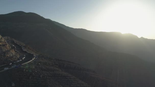 Strzał Drona Zoomu Wschodzie Słońca Góra Skalista — Wideo stockowe