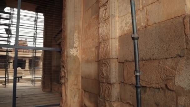 Dado Apoyo Mediante Uso Barras Hierro Mandapam Ruinas Hampi Para — Vídeo de stock