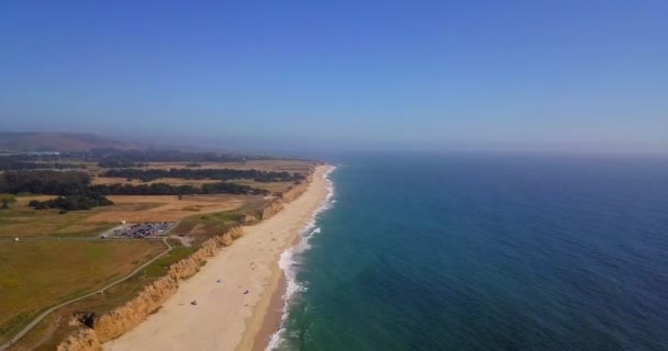 Acantilados Costeros Aéreos Half Moon Bay Cerca Del Área Bahía — Vídeos de Stock