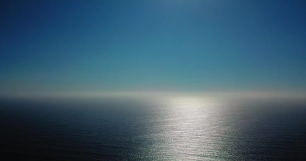 Vue Aérienne Océan Dans Réflexion Des Soleils — Video