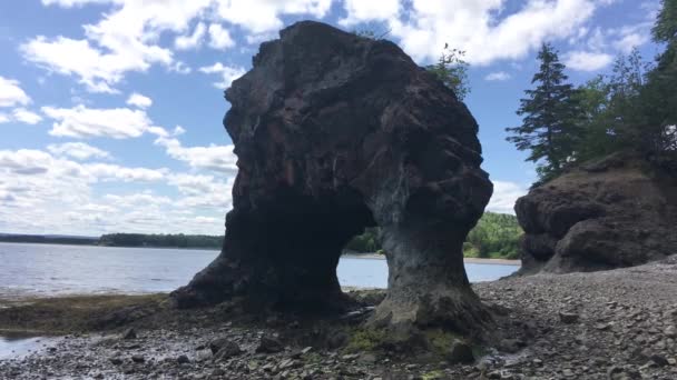 Inch Arran Arch Rock Vid Lågvatten — Stockvideo