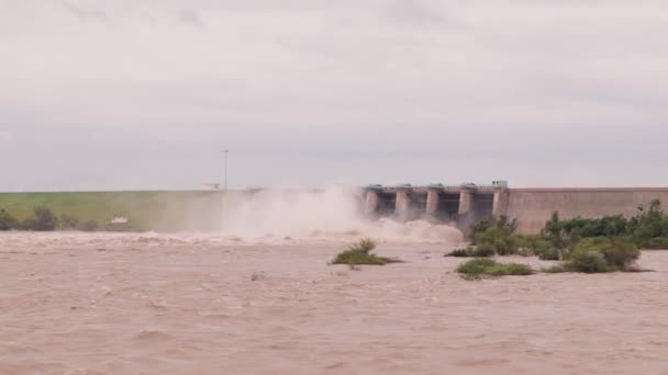 Kuzey Karnataka Hindistan Daki Narayanpur Barajından Rezervuar Kapaklarından Akan Ağır — Stok video