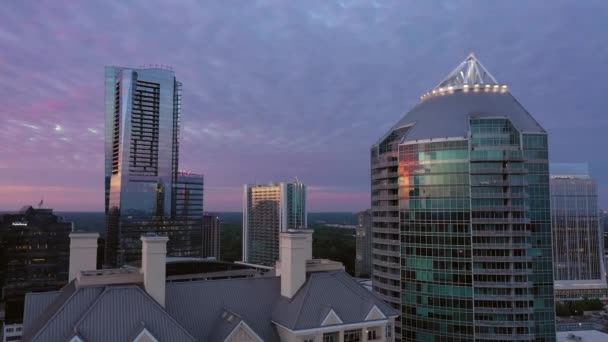 Sonnenaufgang Bei Lenox Atlanta Georgia Spiegelung Des Sonnenaufgangs Ist Sehen — Stockvideo
