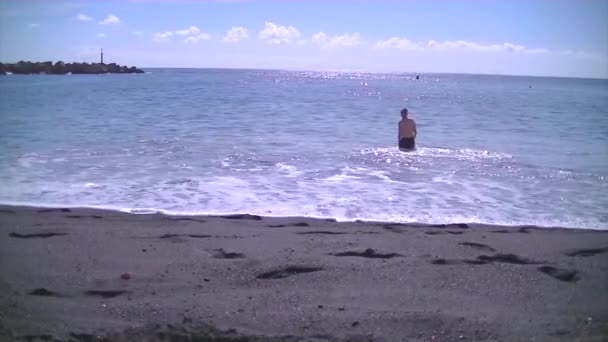 Homme Nageant Dans Mer Palma Îles Canaries — Video