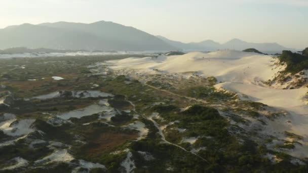 Flygfoto Över Sanddyner Vid Solnedgången Praia Joaquina Florianopolis Stad Santa — Stockvideo