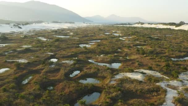 Luftaufnahmen Von Lagunen Und Sanddünen Praia Joaquina Florianopolis Santa Catarina — Stockvideo