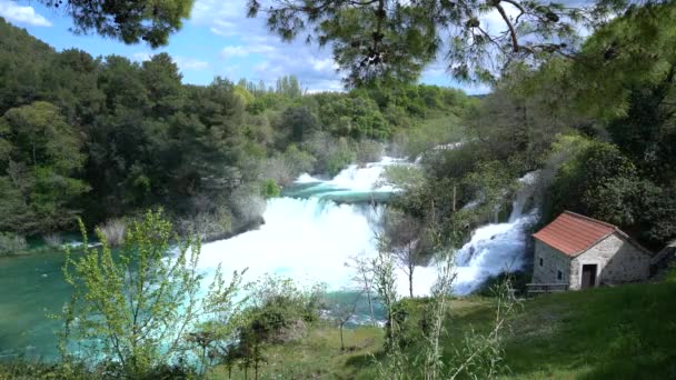 Belle Cascate Nel Famoso Parco Nazionale Croato Krka Con Acqua — Video Stock