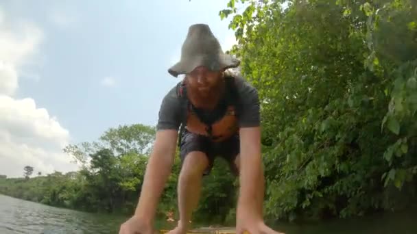 Low Shot Stand Paddle Board Bearded Ginger Man Going Kneeling — Stok Video