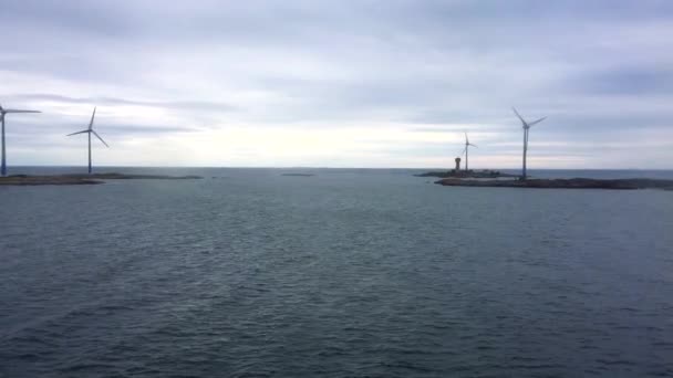 Solution Éolienne Sur Les Petites Îles Entre Suède Finlande — Video