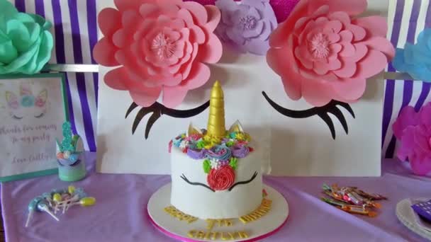 Ciasto Jednorożcowe Urodzinach Dziecka — Wideo stockowe