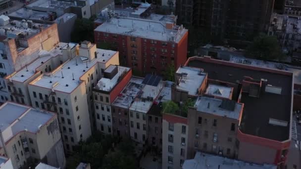 Flygbilder Kokar Upp Över Harlem Stadsdelen Nyc För Att Dramatiskt — Stockvideo