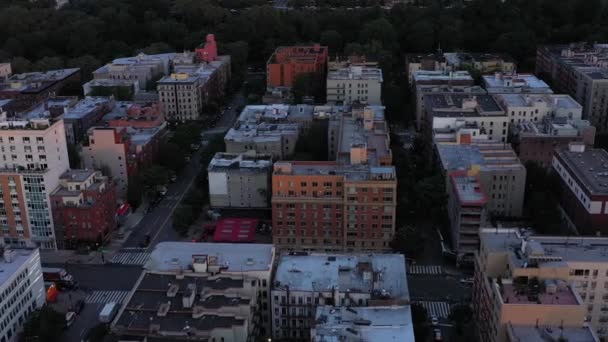 Diagonalflug Über Den Stadtteil Harlem New York City Bei Sonnenaufgang — Stockvideo