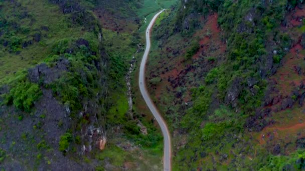 Camino Valle Profundo Que Atraviesa Una Montaña Norte Vietnam Cámara — Vídeos de Stock