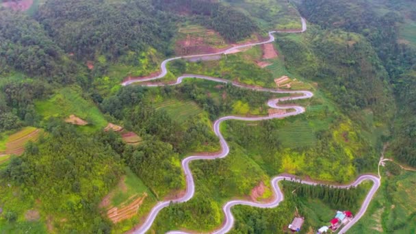 Sinuoso Camino Ondulado Cortó Bellamente Ladera Montaña Geoparque Meseta Dong — Vídeos de Stock