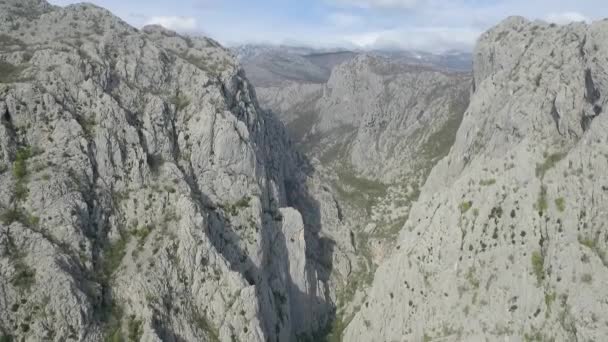 Tilt Luchtfoto Panoramisch Uitzicht Het Schilderachtige Samarske Stijene Gebergte Bij — Stockvideo